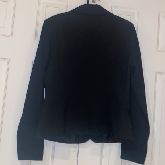 Vero Moda  tailored black 2 buttons women’s blazer Sz 42 - Picture 11 of 12